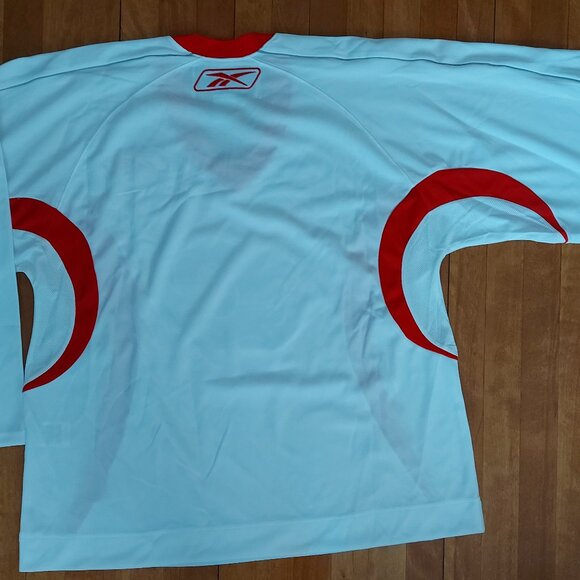 Calgary Flames CCM NHL Hockey Jersey Reebok - Picture 5 of 6